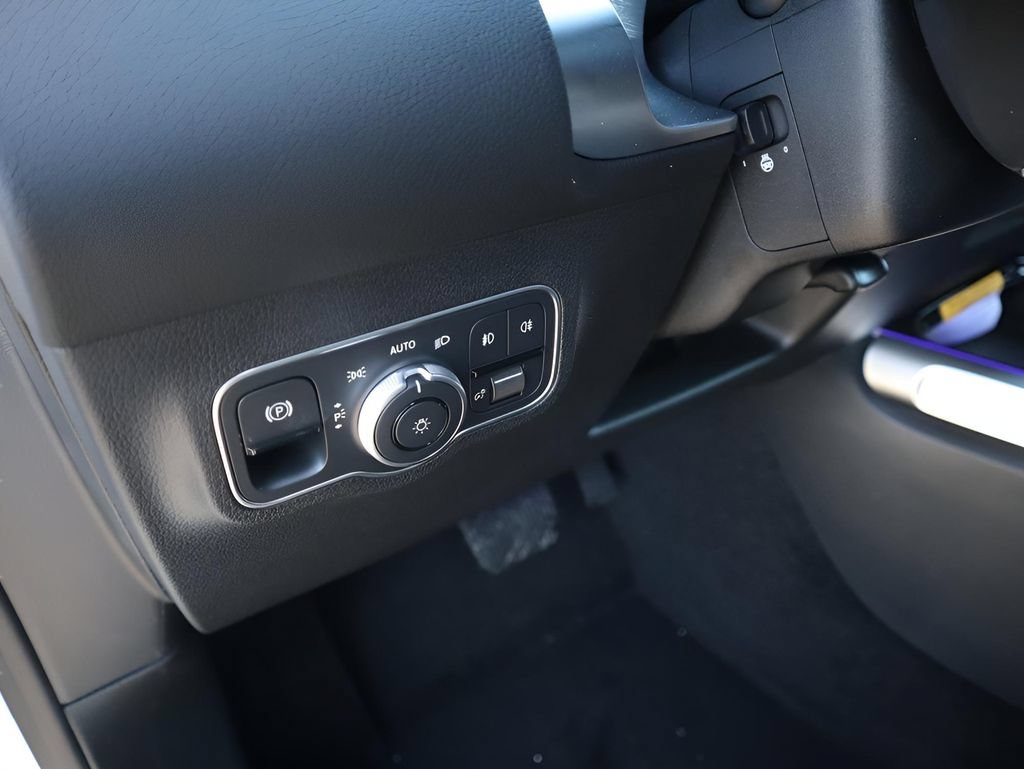 New 2026 Mercedes-Benz GLB 250 4MATIC image 36