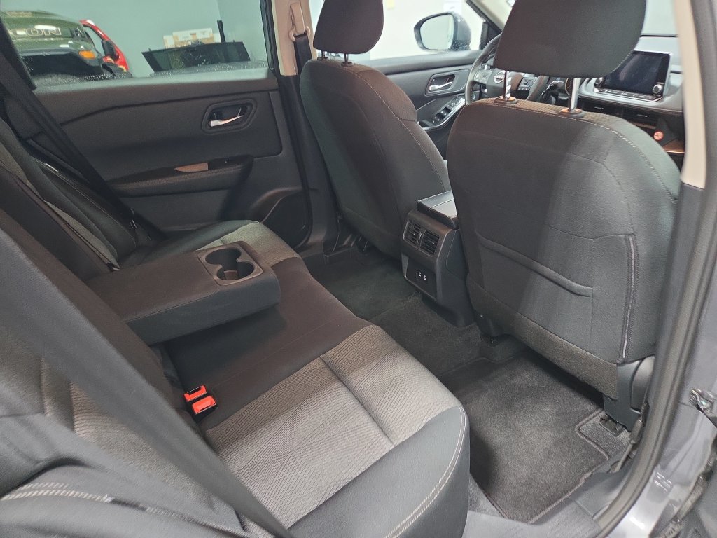 Used 2026 Nissan Rogue SV AWD/4WD image 16
