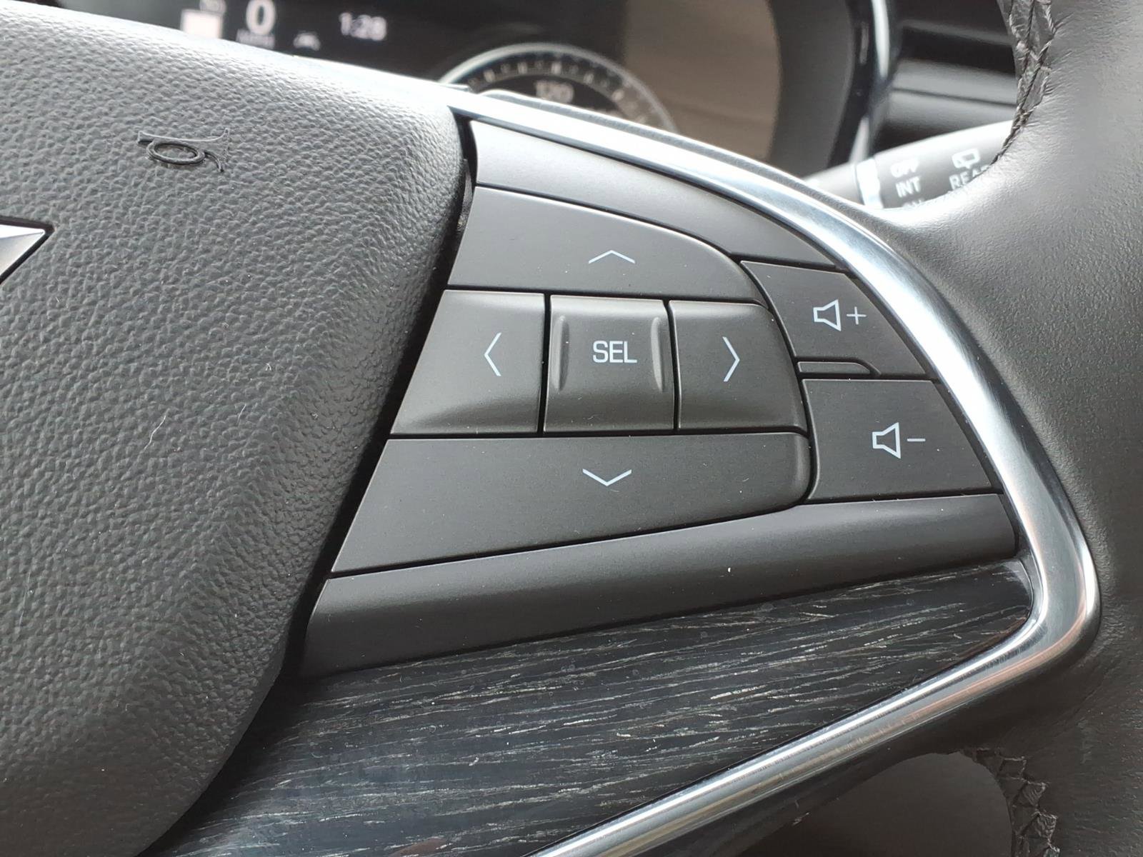 Used 2021 Cadillac XT5 Premium Luxury w/ LPO, Floor Liner Package image 17