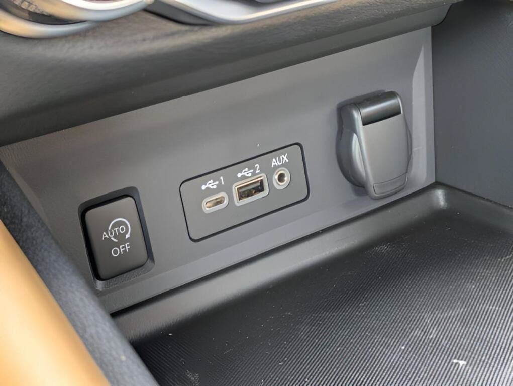 Used 2025 Nissan Sentra SV w/ SV Premium Package FWD image 20