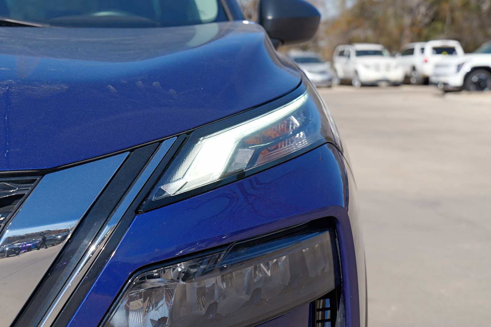 Used 2023 Nissan Rogue S image 3