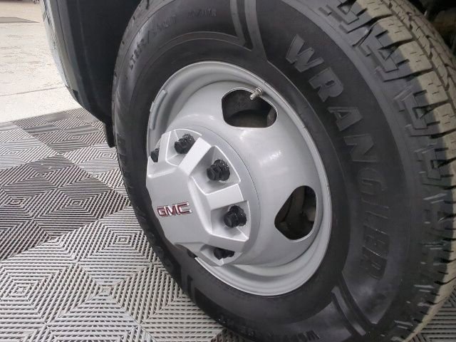 Used 2024 GMC Sierra 3500 Pro AWD/4WD image 25