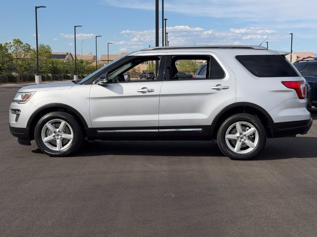 Used 2018 Ford Explorer XLT w/ Equipment Group 201A FWD image 3