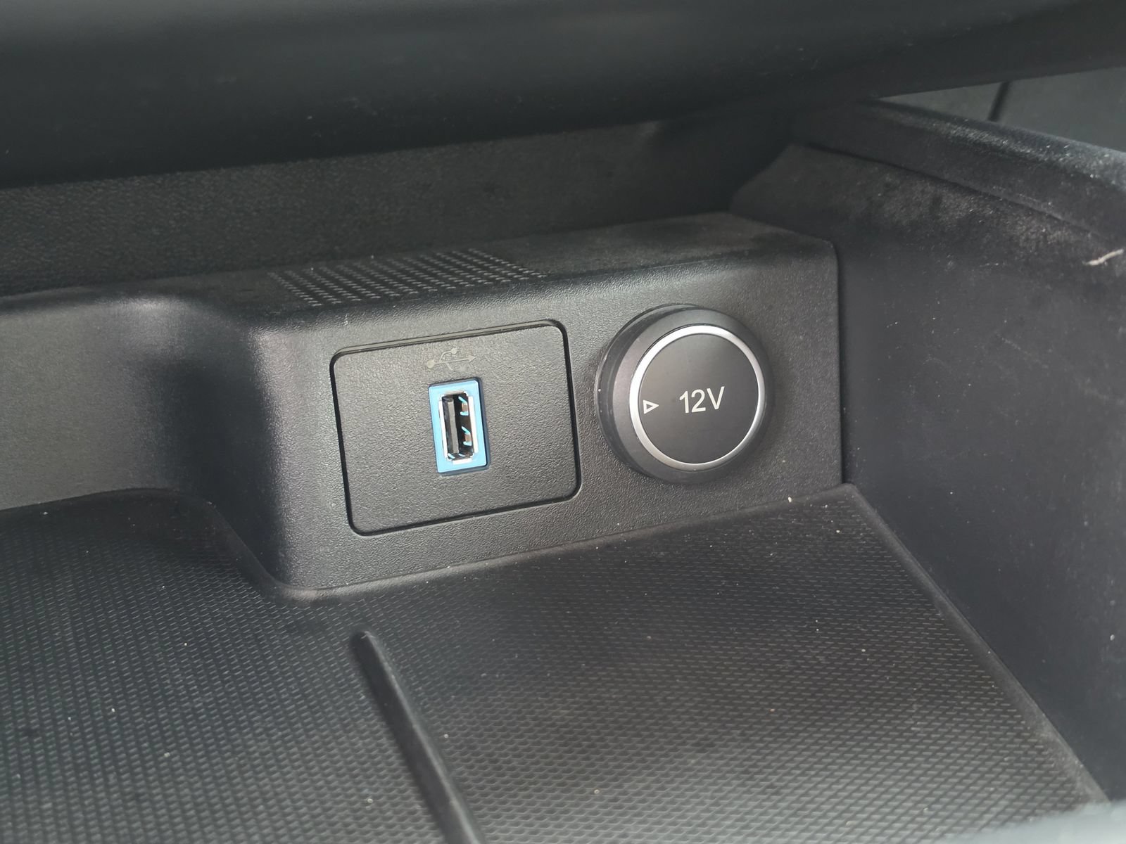 Used 2020 Ford Escape SE FWD image 29