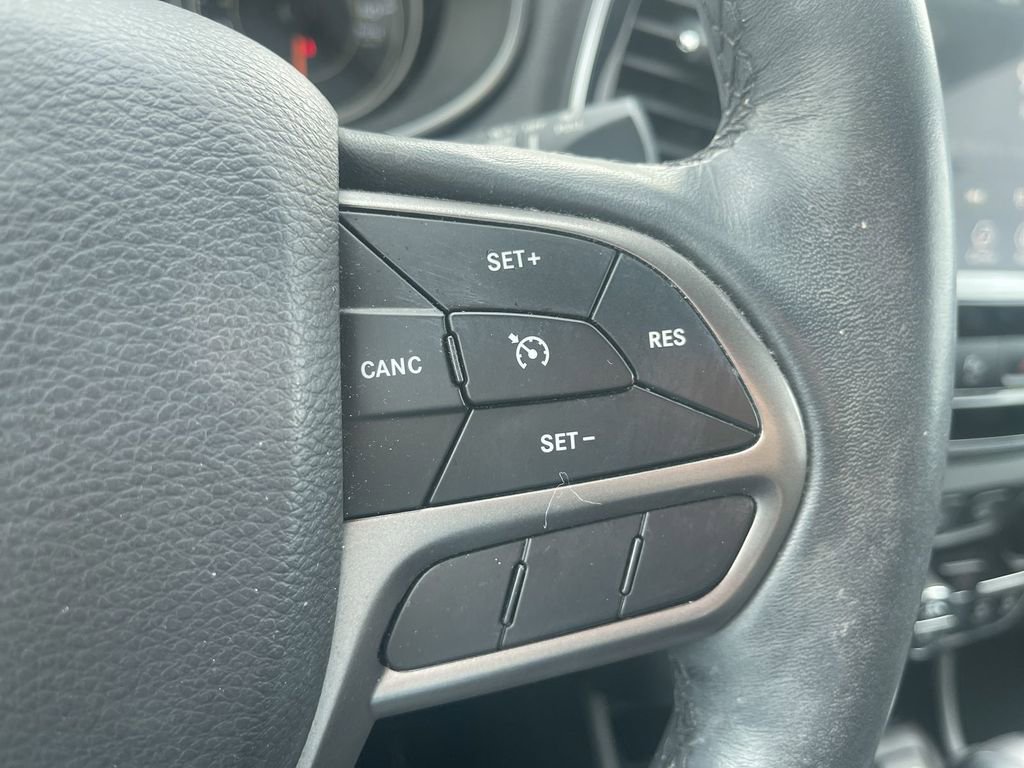 Used 2019 Jeep Cherokee Limited AWD/4WD image 8