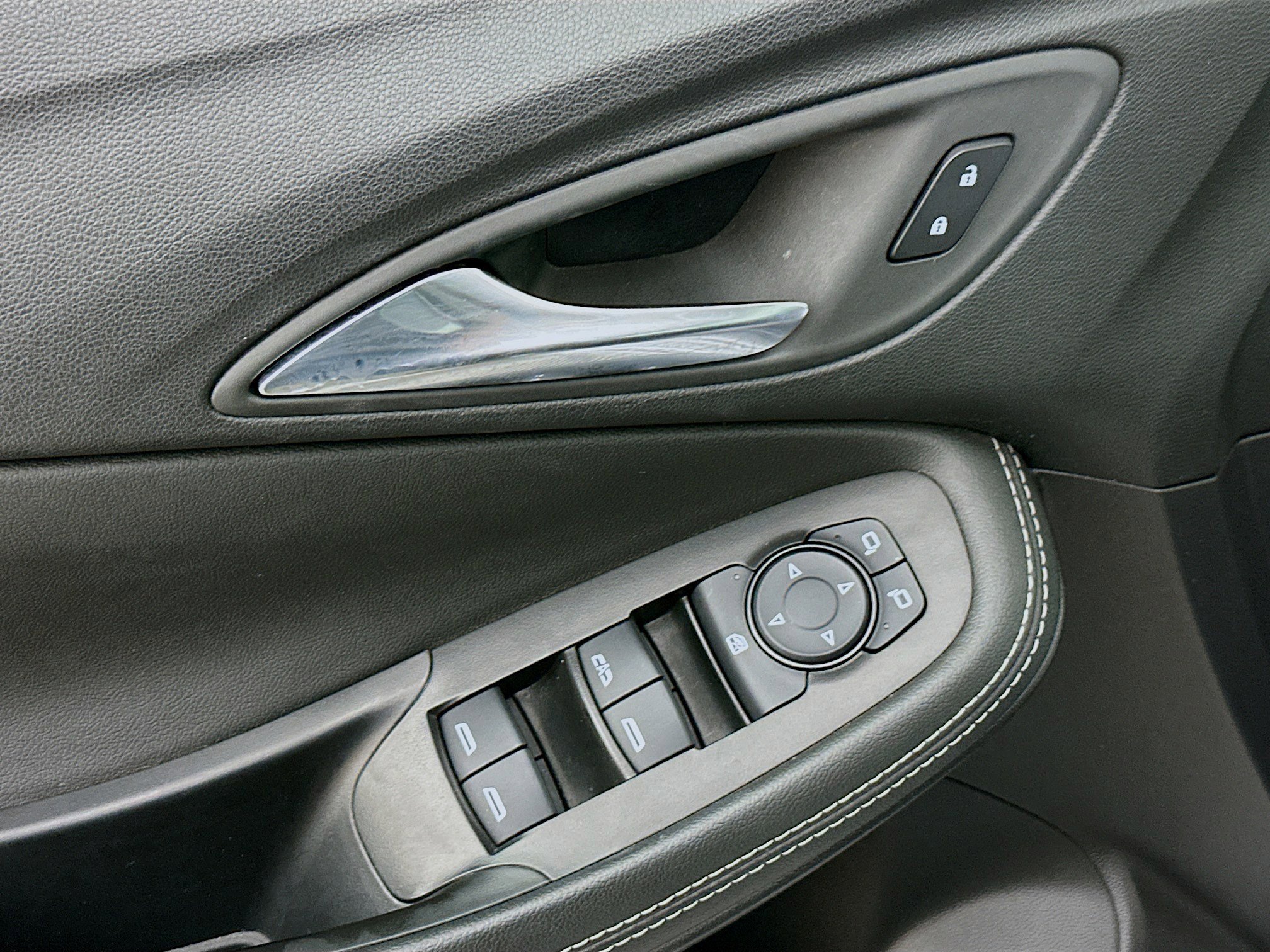 Used 2025 Buick Encore GX Preferred FWD image 15