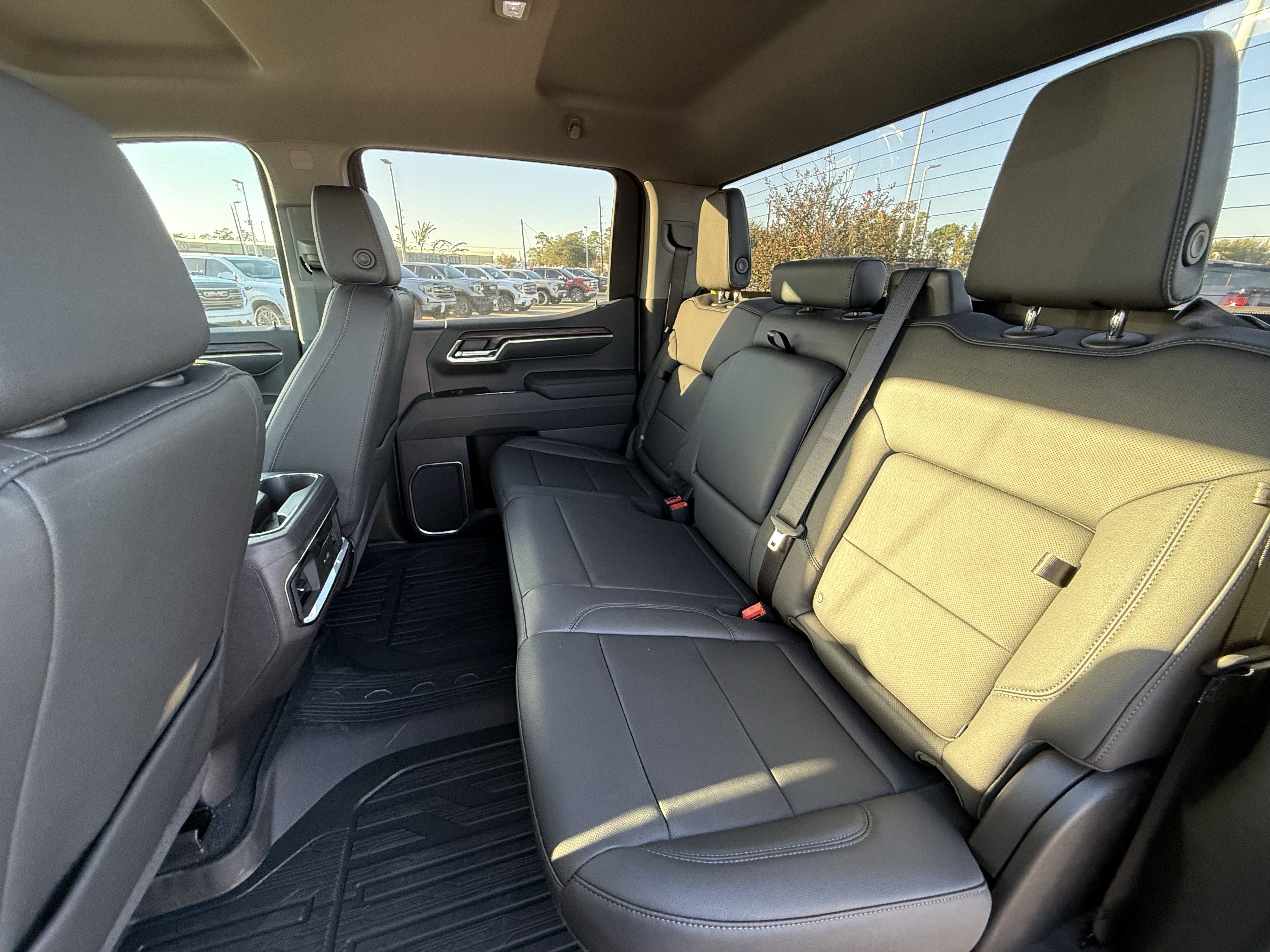 New 2026 GMC Sierra 1500 SLT image 15