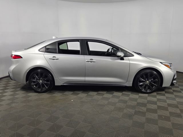 Used 2025 Toyota Corolla SE FWD image 10