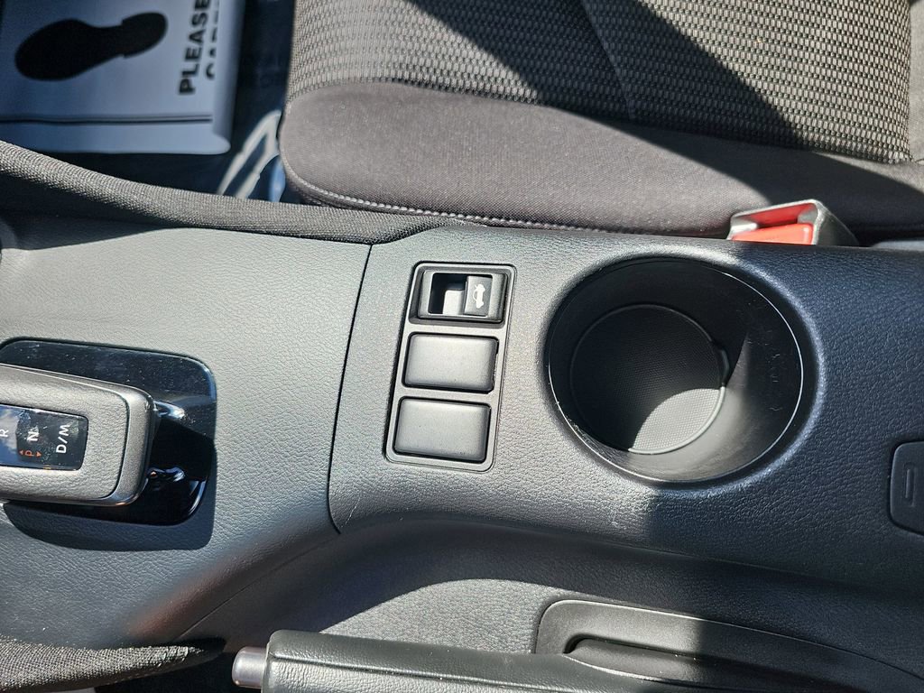 Used 2025 Nissan Z Sport w/ Floor Mat Package RWD image 17