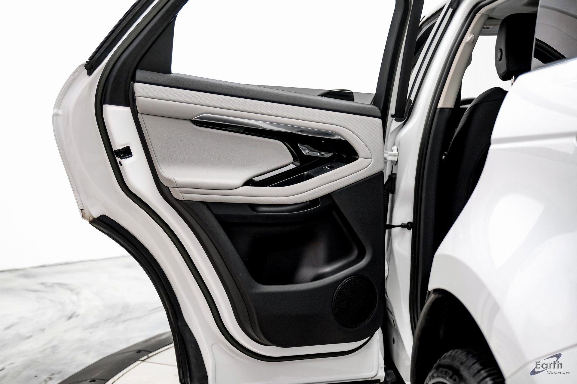 Used 2023 Land Rover Range Rover Evoque R-Dynamic S image 61