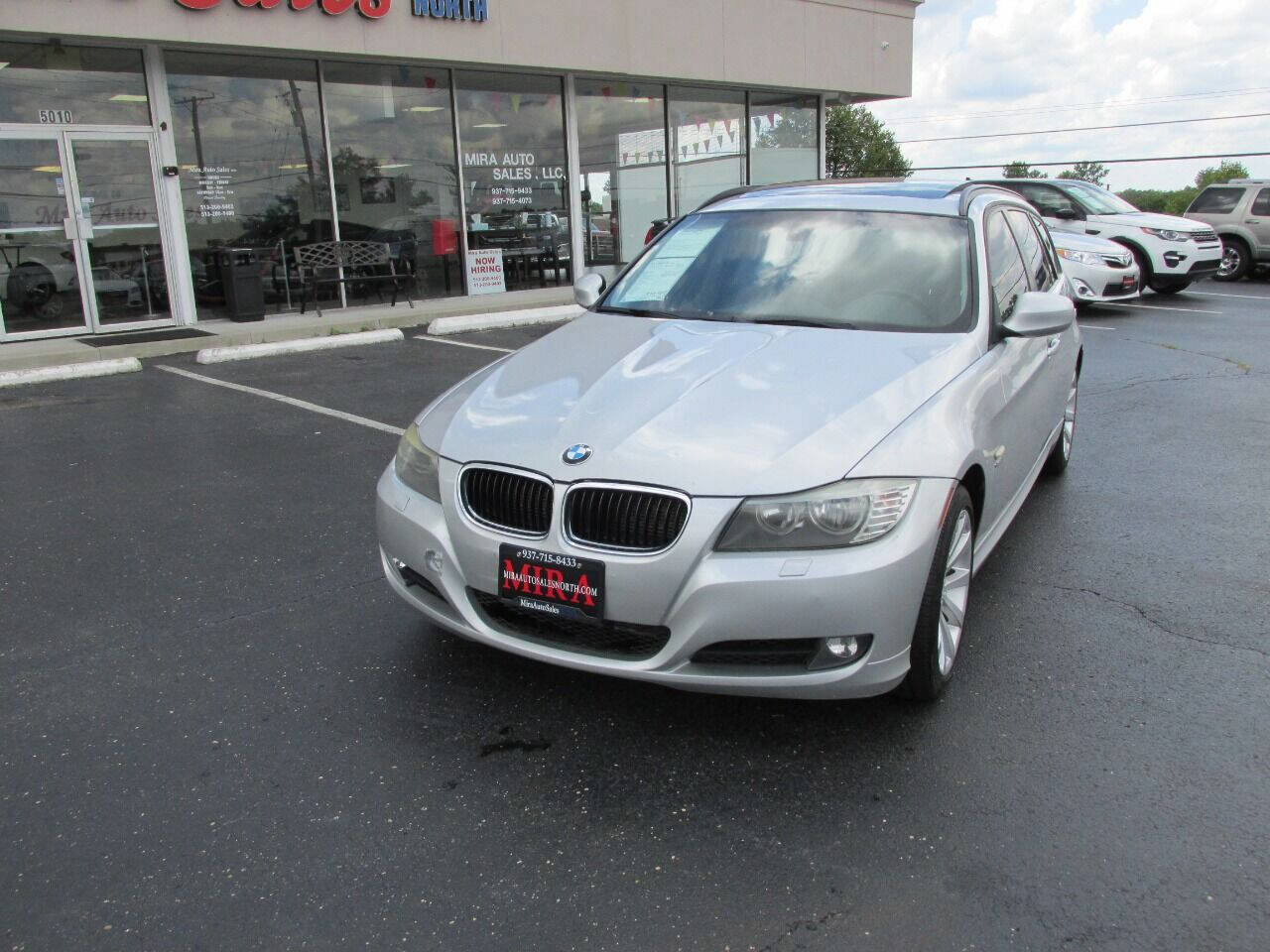 Used 2011 BMW 328i xDrive Wagon AWD/4WD image 2