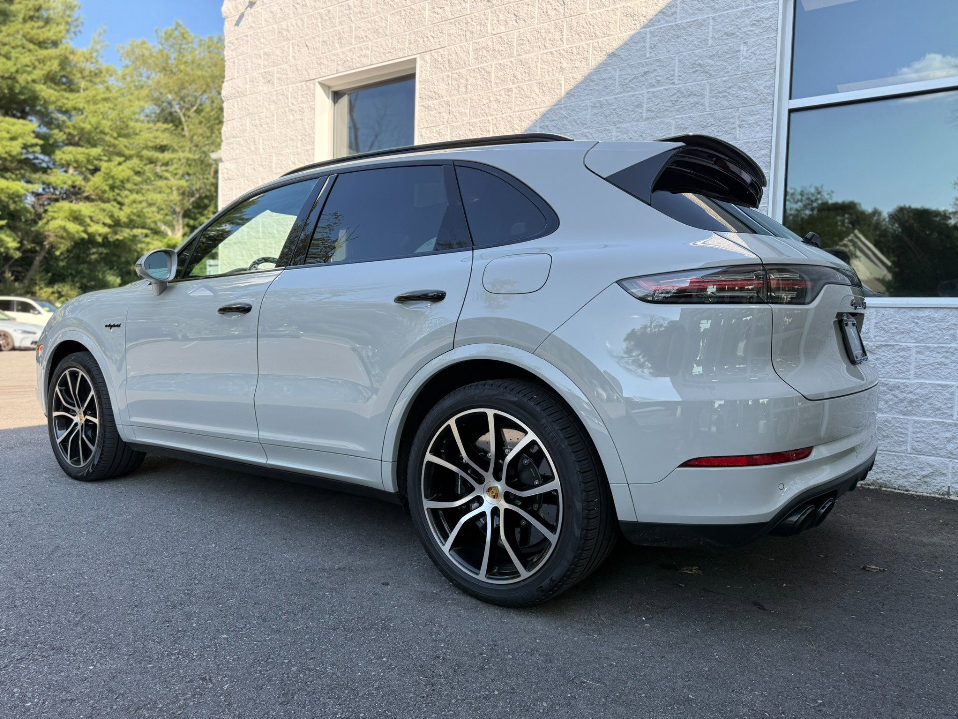Used 2021 Porsche Cayenne Turbo S image 5