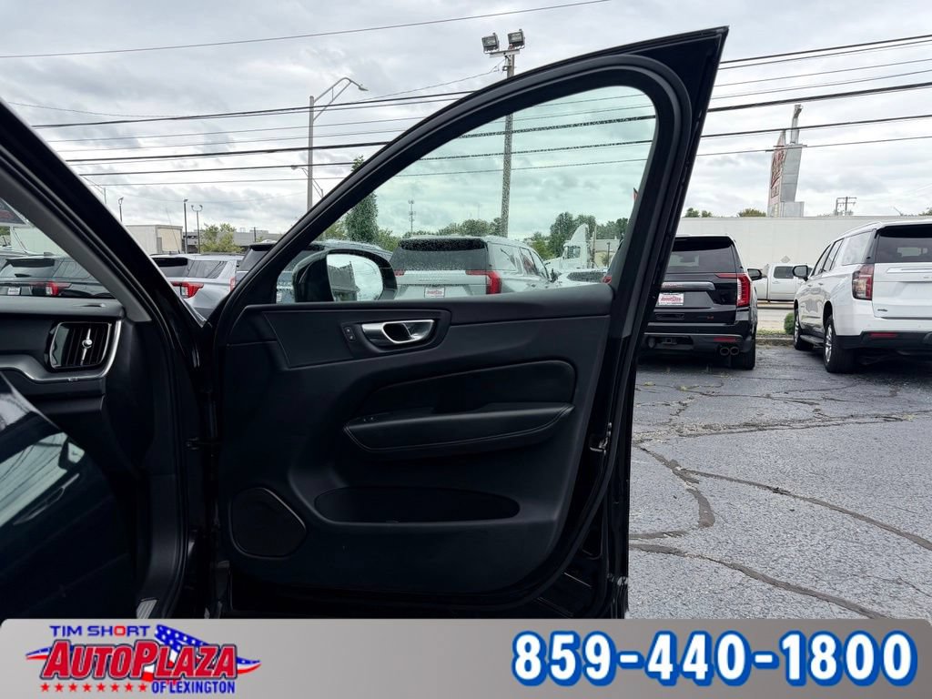 Used 2023 Volvo XC60 B5 Core w/ Climate Package AWD/4WD image 34