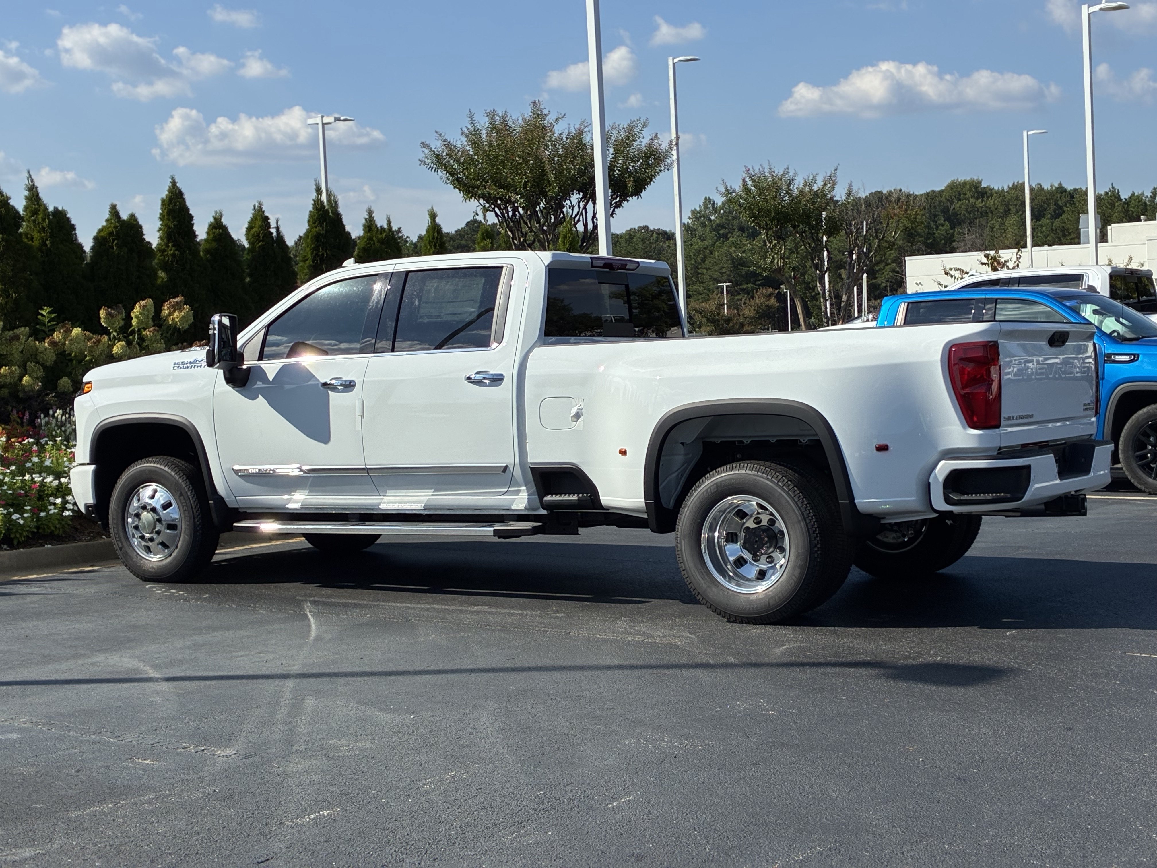 New 2026 Chevrolet Silverado 3500 High Country w/ Technology Package AWD/4WD image 11