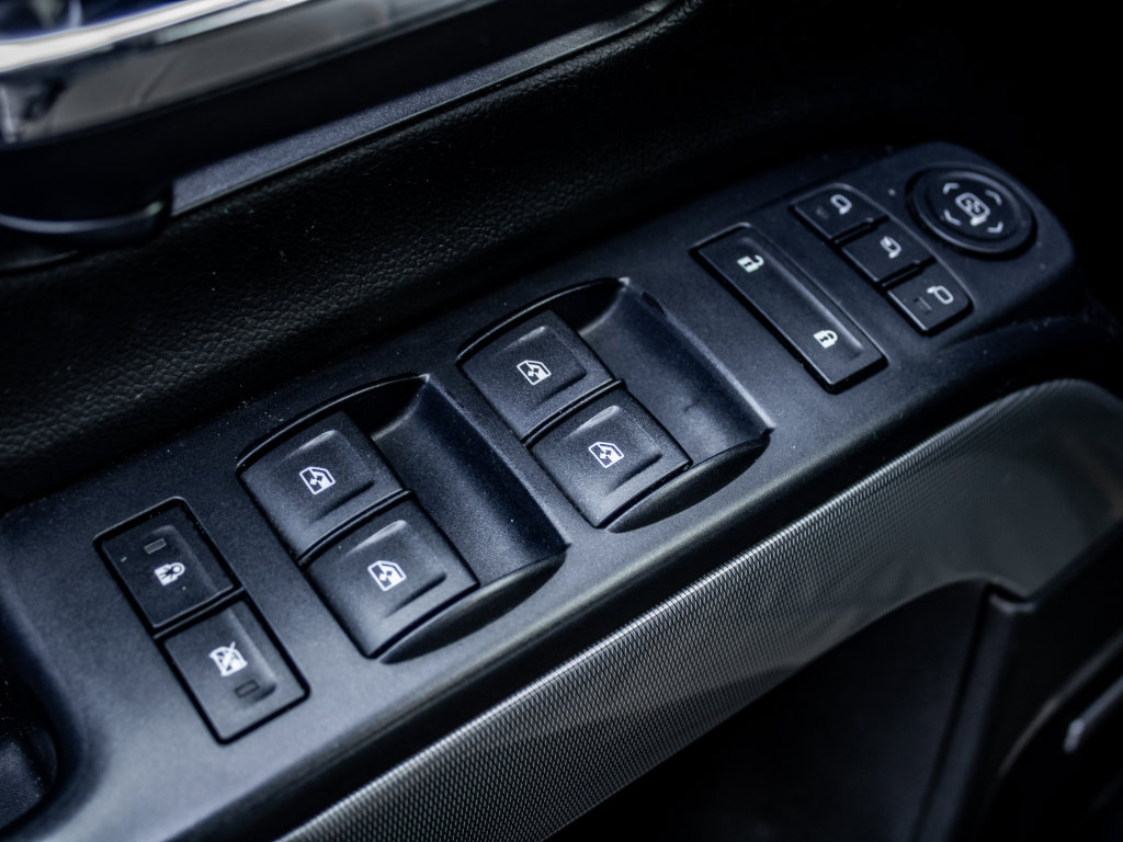 Used 2016 Chevrolet Silverado 1500 LTZ Z71 image 35