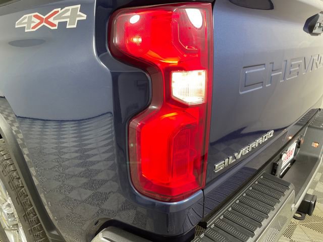 Used 2022 Chevrolet Silverado 2500 LTZ w/ LTZ Premium Package image 19