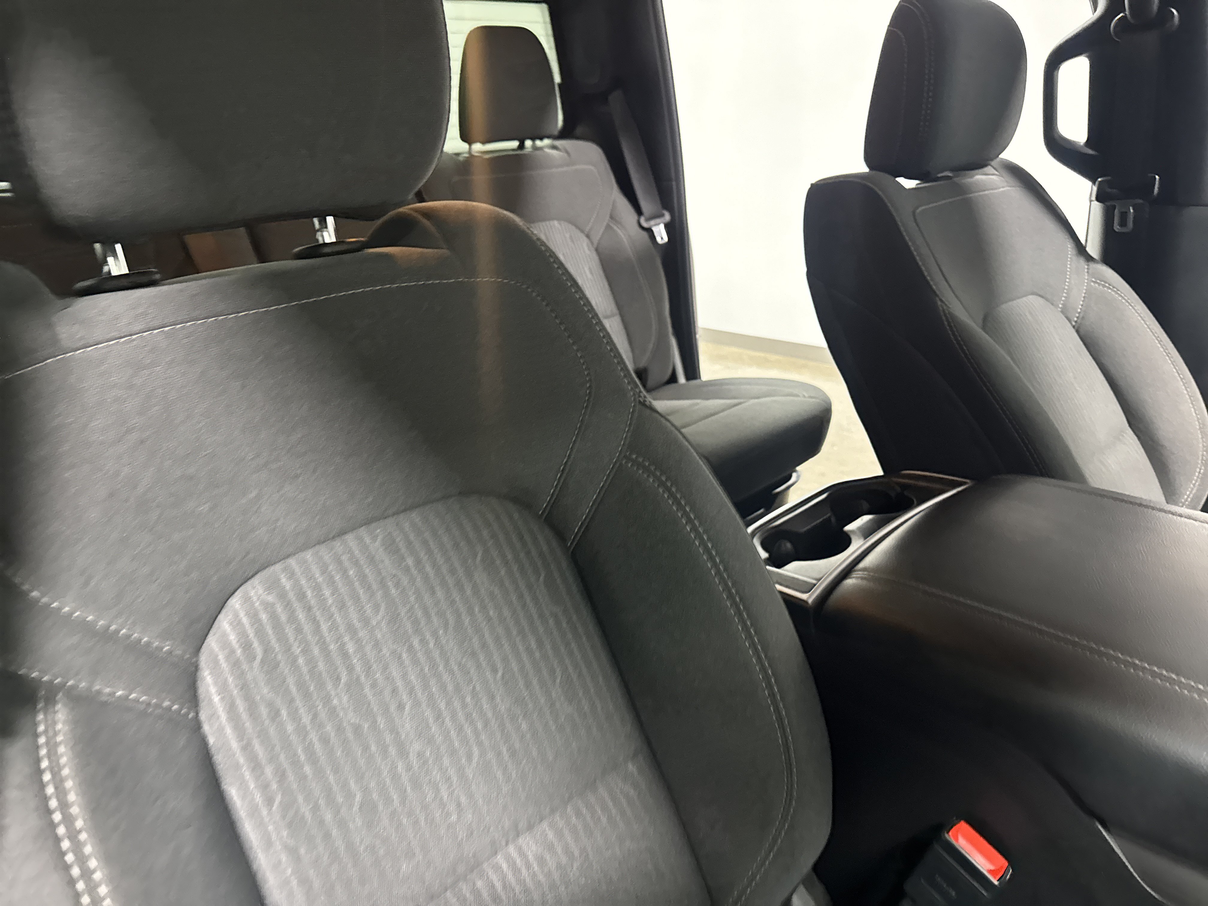 Used 2021 RAM 1500 Big Horn AWD/4WD image 36