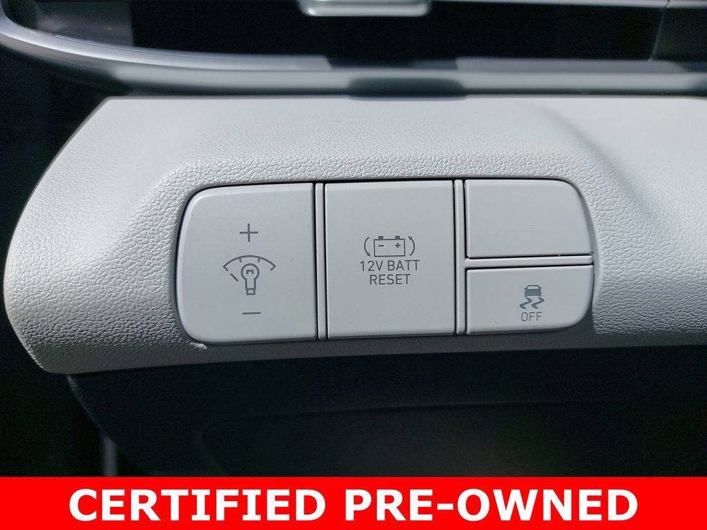 Certified 2025 Hyundai Elantra Limited image 26