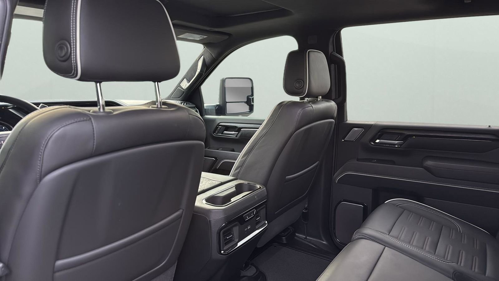 Used 2025 GMC Sierra 2500 AT4X image 29