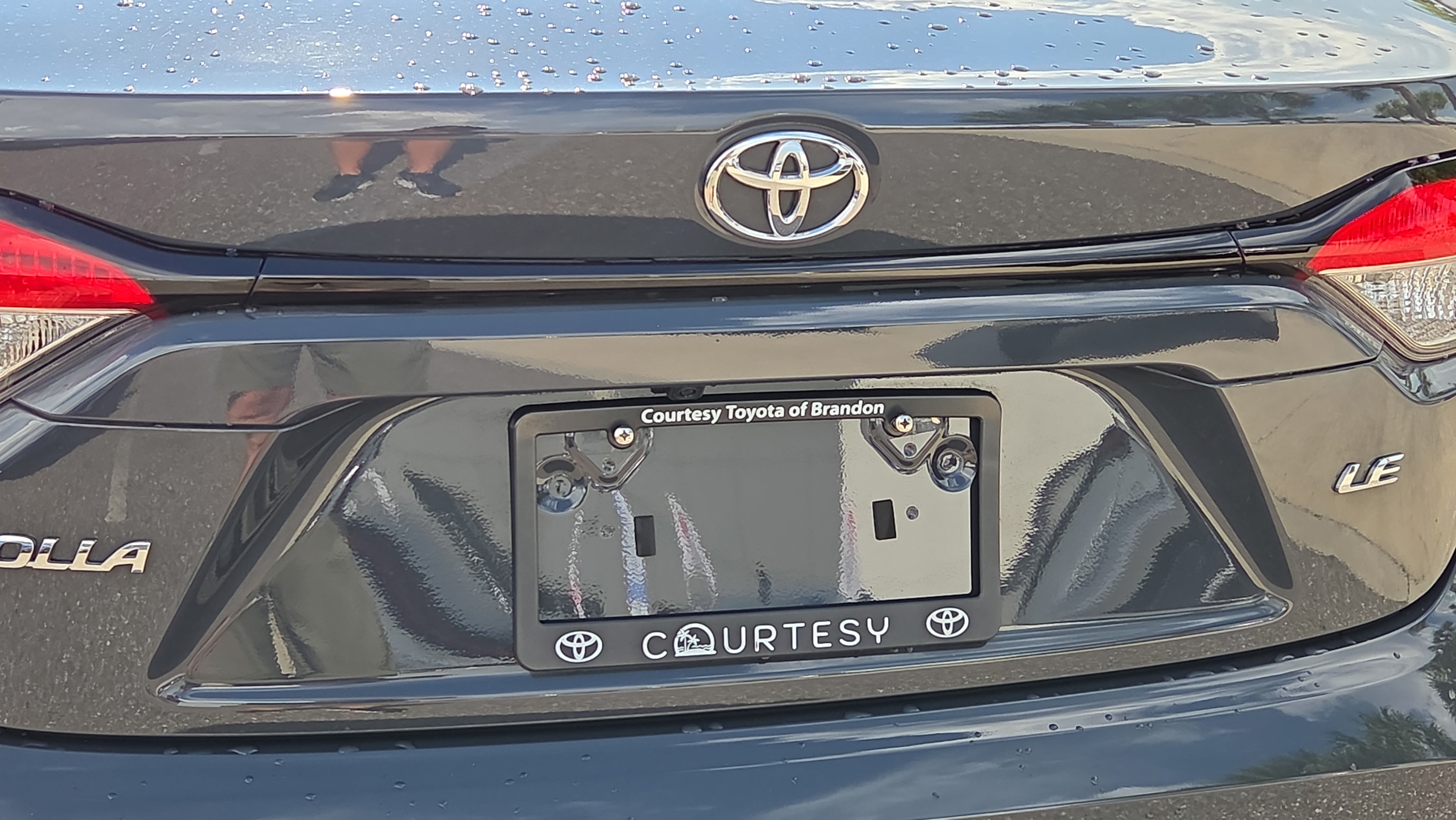 Used 2025 Toyota Corolla LE FWD image 9