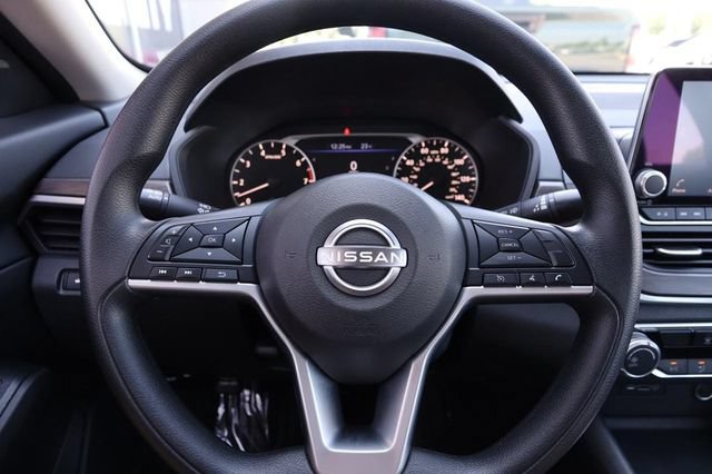 Certified 2025 Nissan Altima 2.5 SV FWD image 10