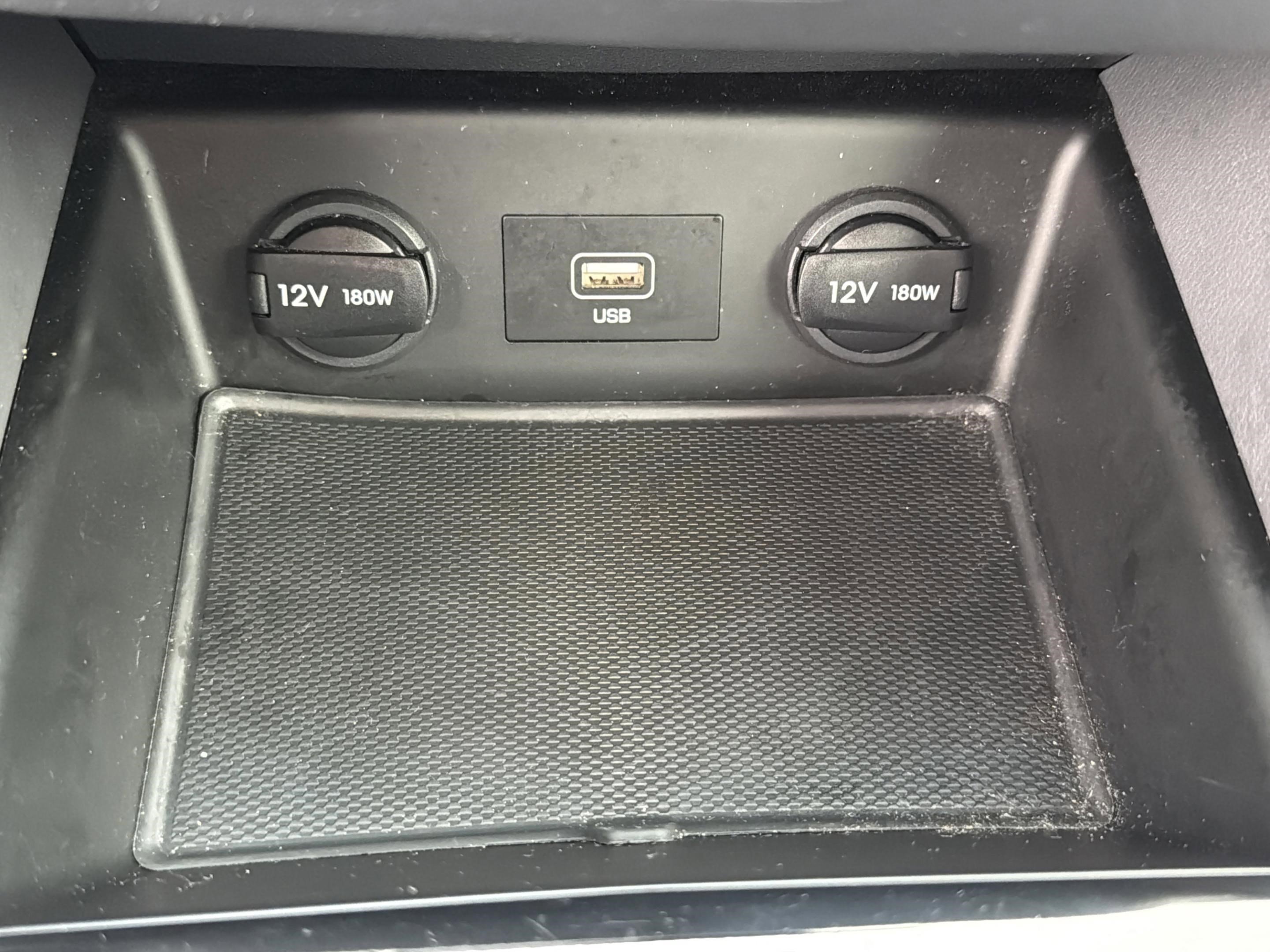 Used 2022 Hyundai Ioniq SE image 16