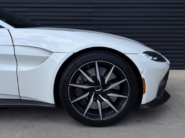 Used 2020 Aston Martin V8 Vantage Coupe RWD image 11