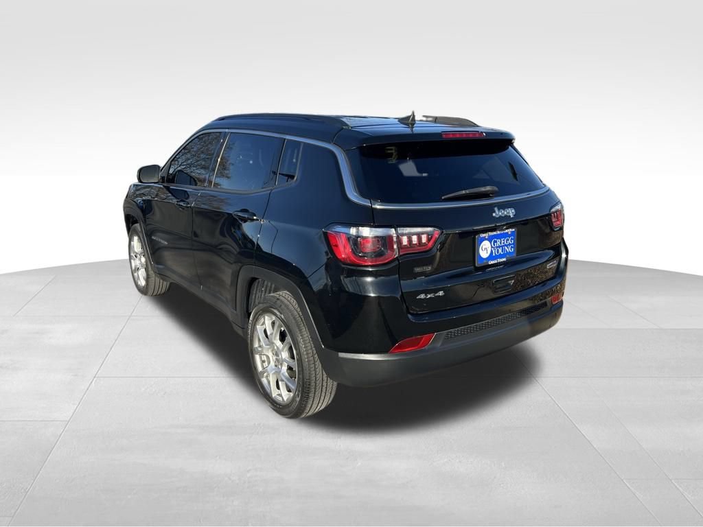 Used 2022 Jeep Compass Latitude AWD/4WD image 4