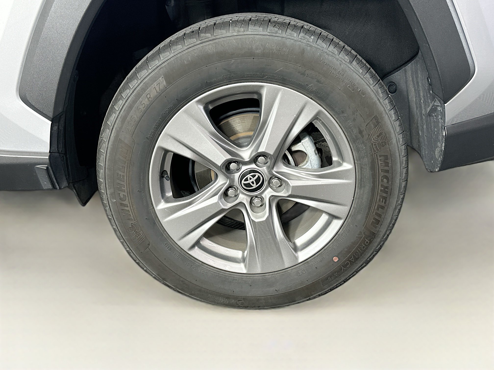 Used 2025 Toyota RAV4 XLE AWD/4WD image 11