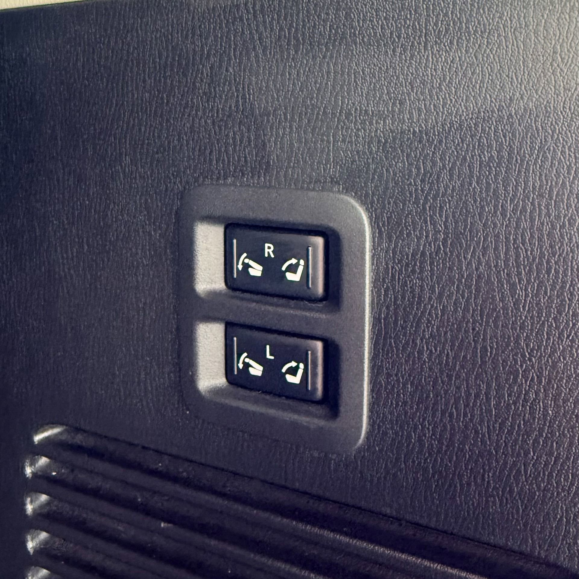 Used 2024 INFINITI QX80 Premium Select w/ Cargo Package image 39