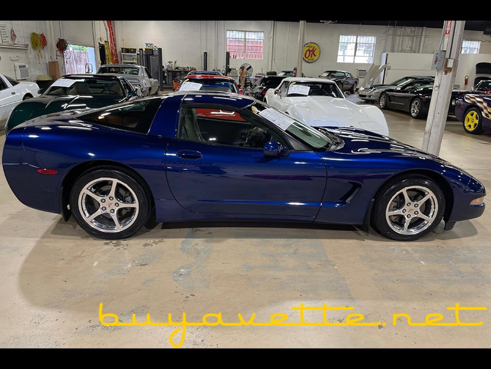 Used 2004 Chevrolet Corvette Coupe w/ Preferred Equipment Group image 7