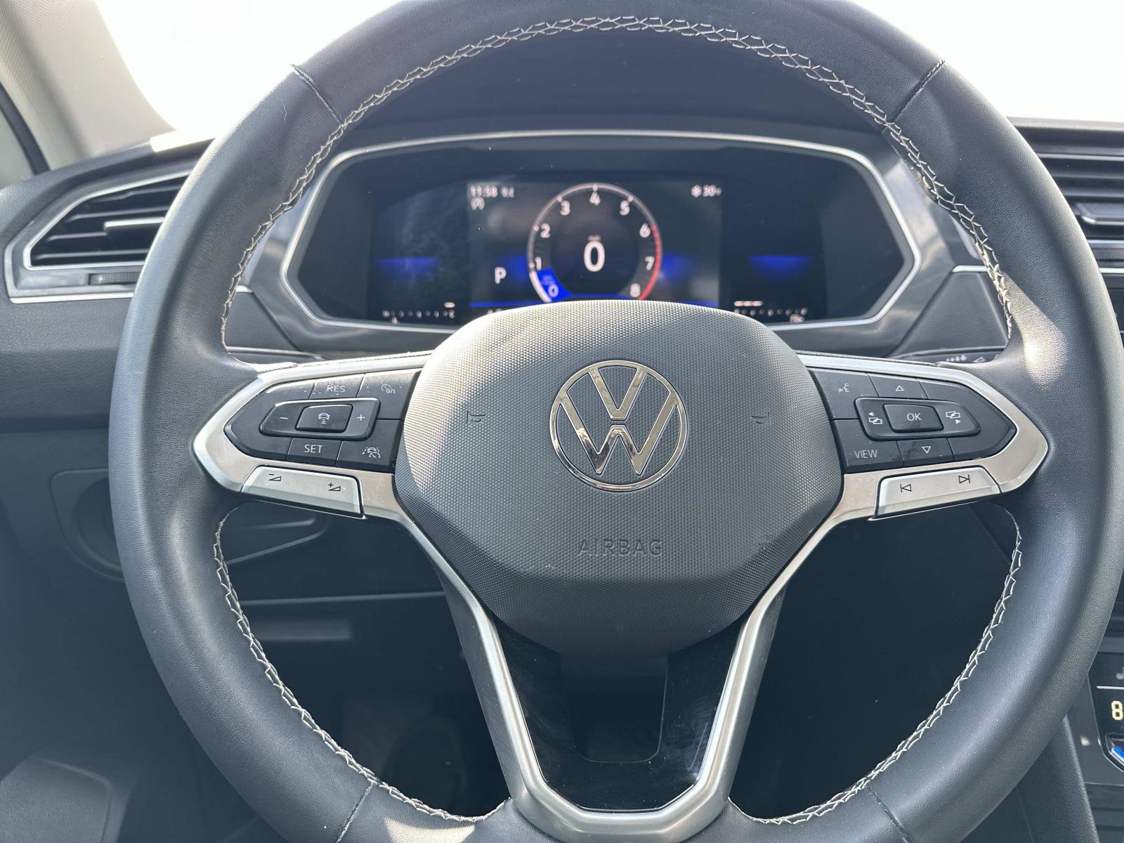 Used 2022 Volkswagen Tiguan SE image 20
