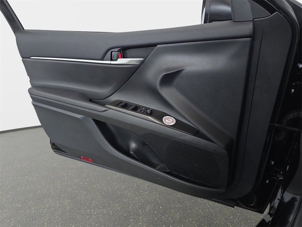 Used 2024 Toyota Camry SE image 28