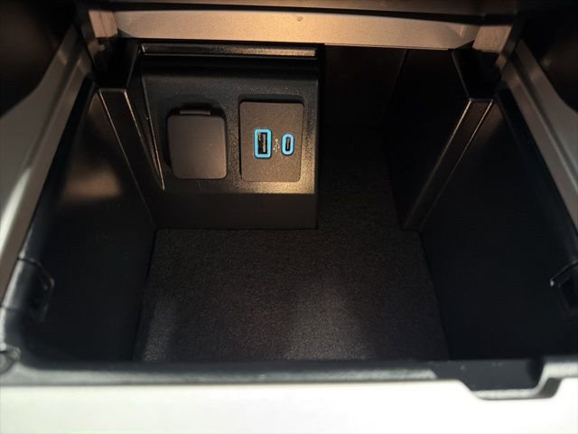 Used 2024 Ford Explorer XLT w/ Equipment Group 202A image 24