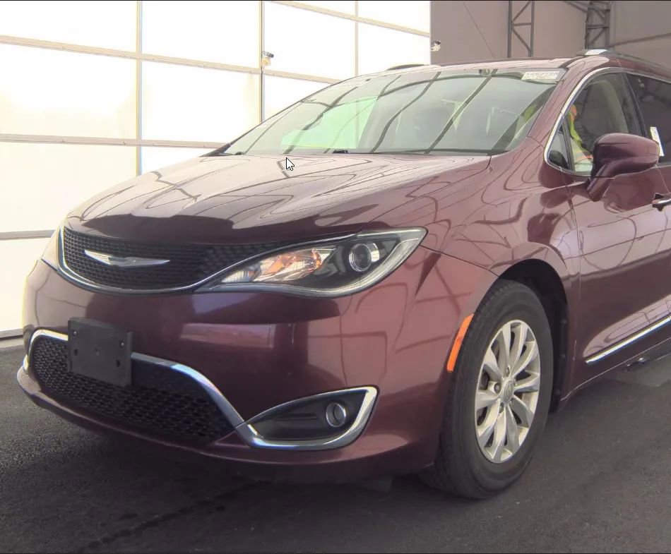Used 2018 Chrysler Pacifica Touring-L