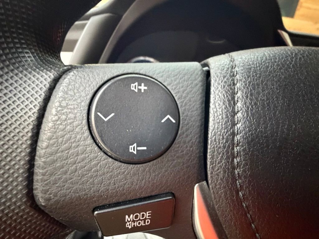 Used 2018 Toyota Corolla LE image 22