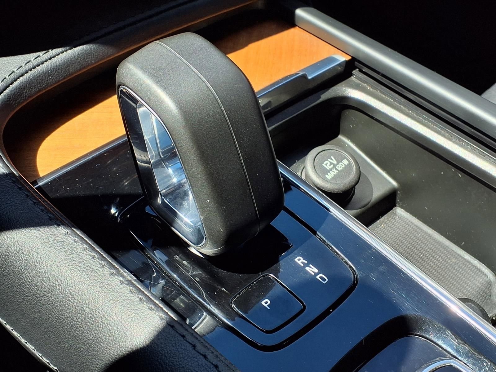 Used 2024 Volvo XC90 B5 Plus AWD/4WD image 25