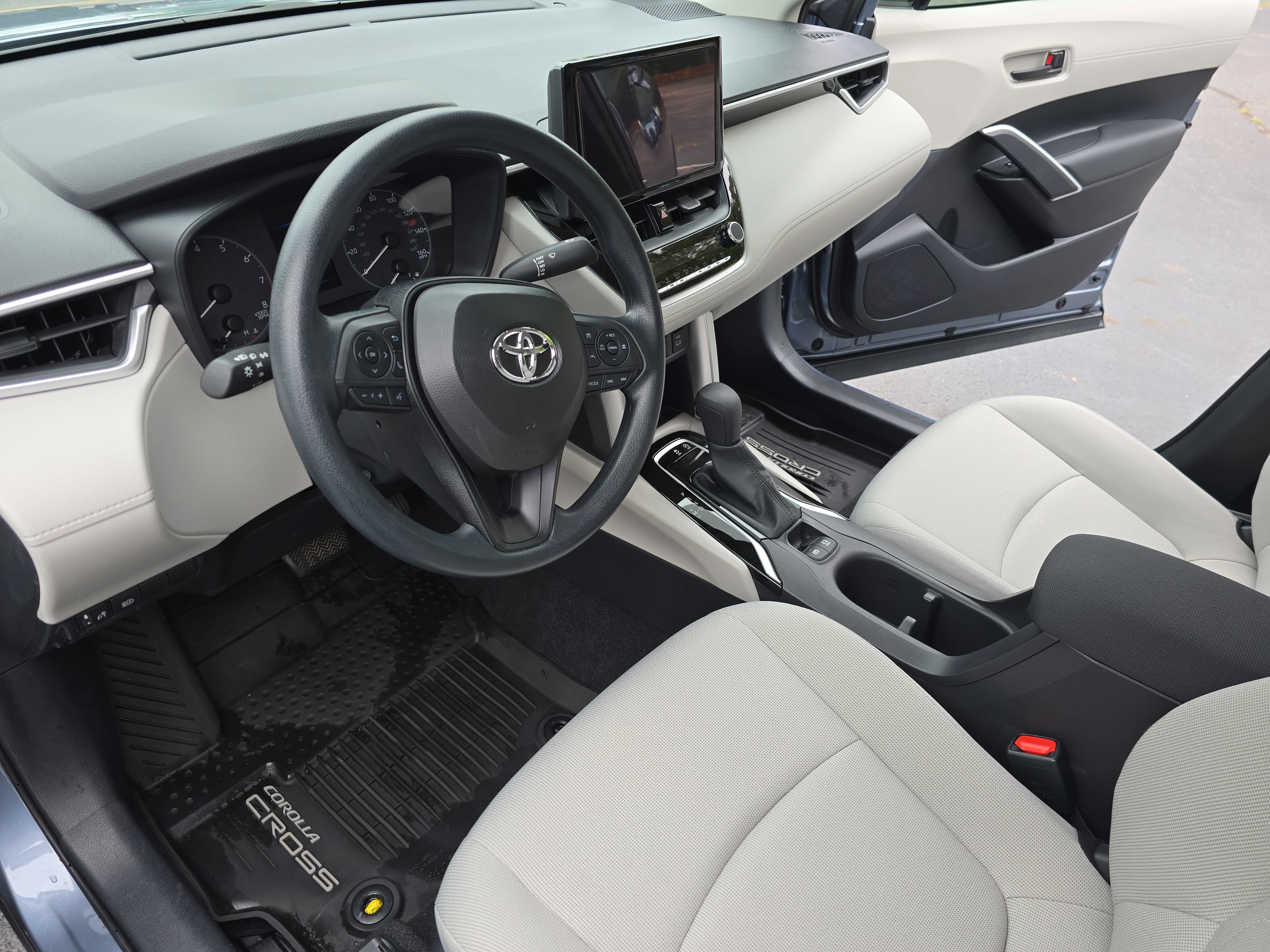 Used 2024 Toyota Corolla Cross L FWD image 14