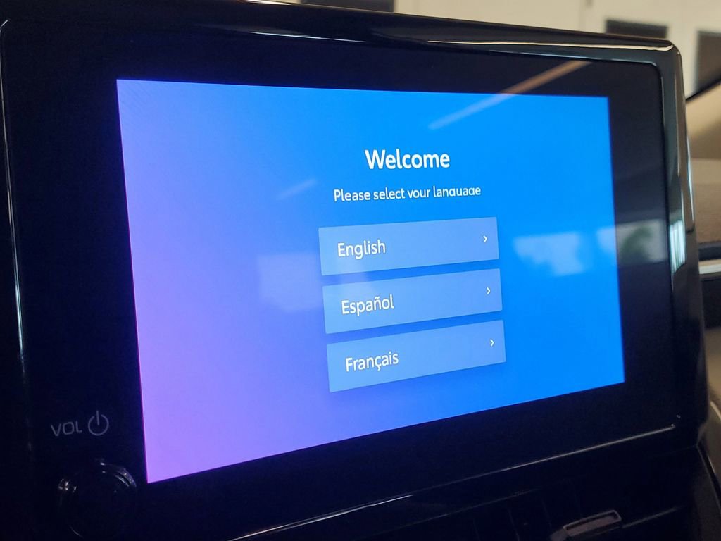 Used 2025 Toyota Corolla Cross L image 25