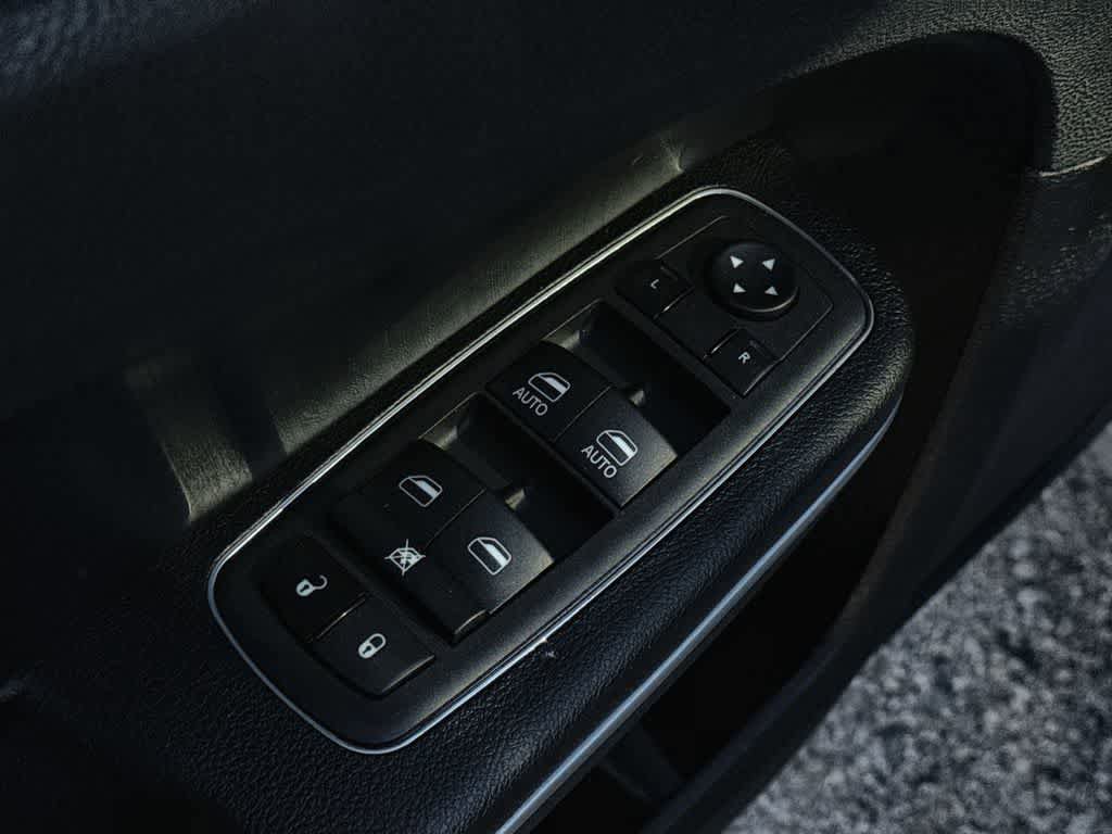Used 2023 Chrysler 300 S image 25