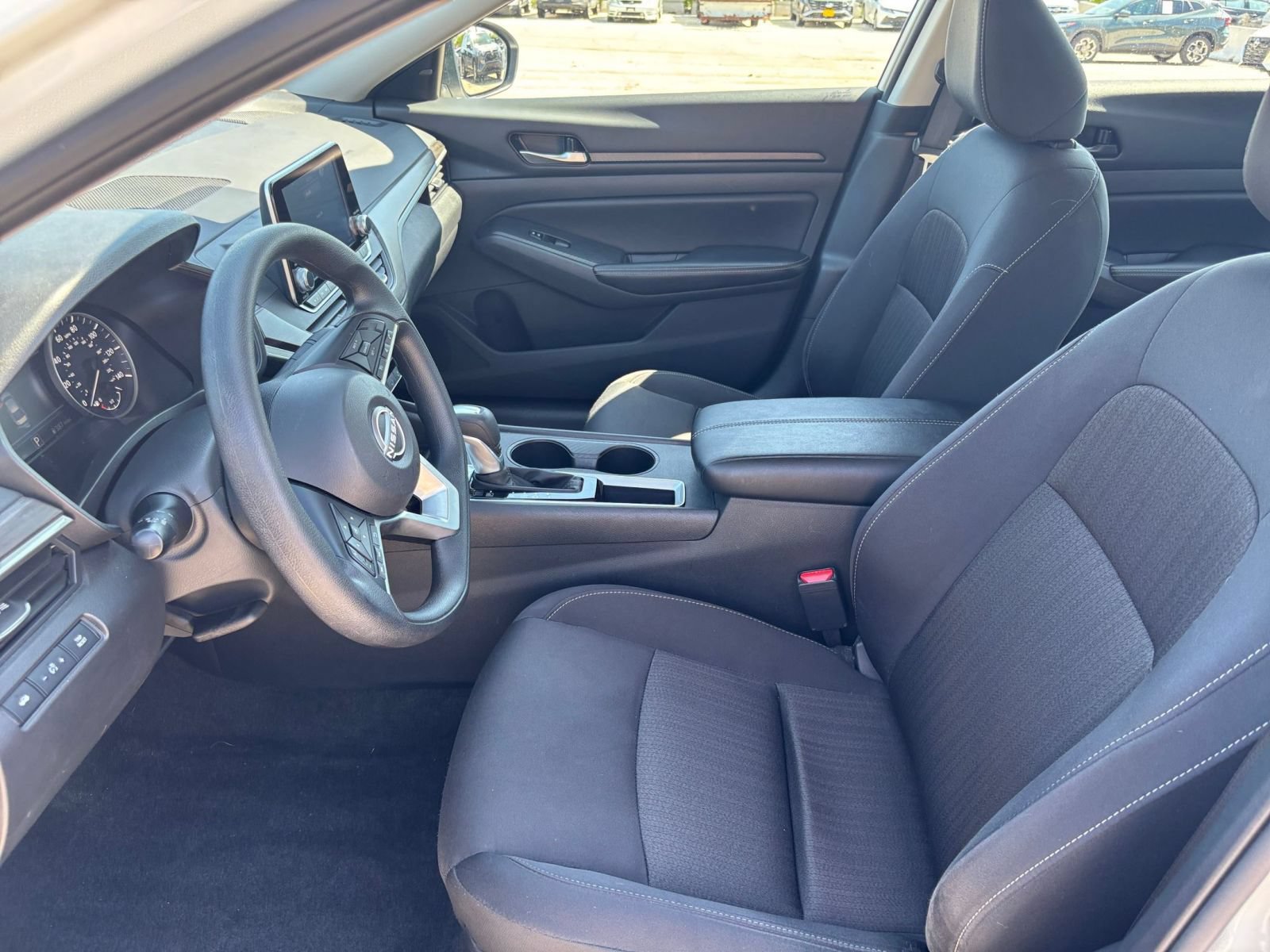Used 2025 Nissan Altima 2.5 SV FWD image 22
