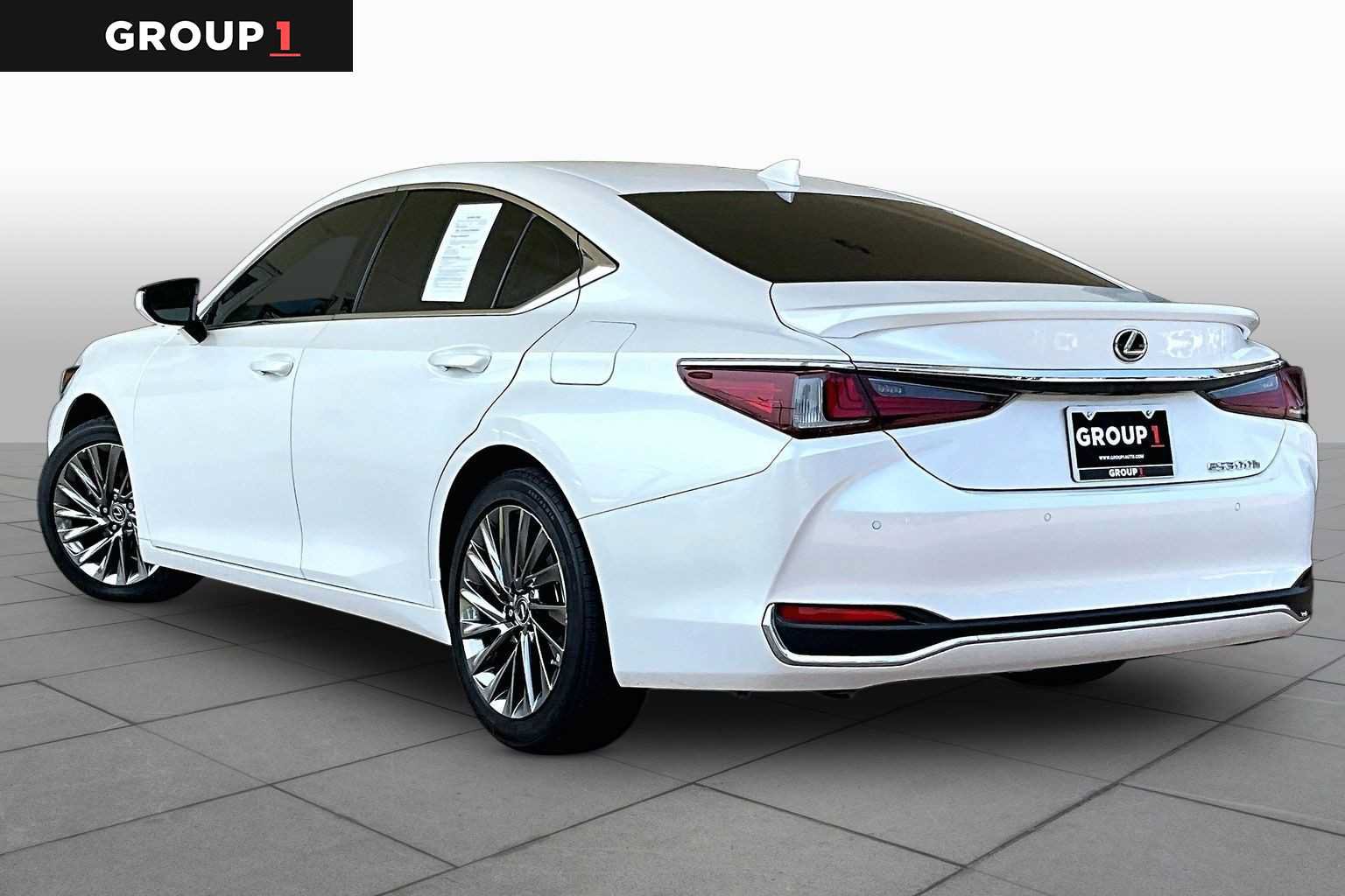 Certified 2024 Lexus ES 300h Ultra Luxury w/ Accessory Package (Z2) FWD image 10