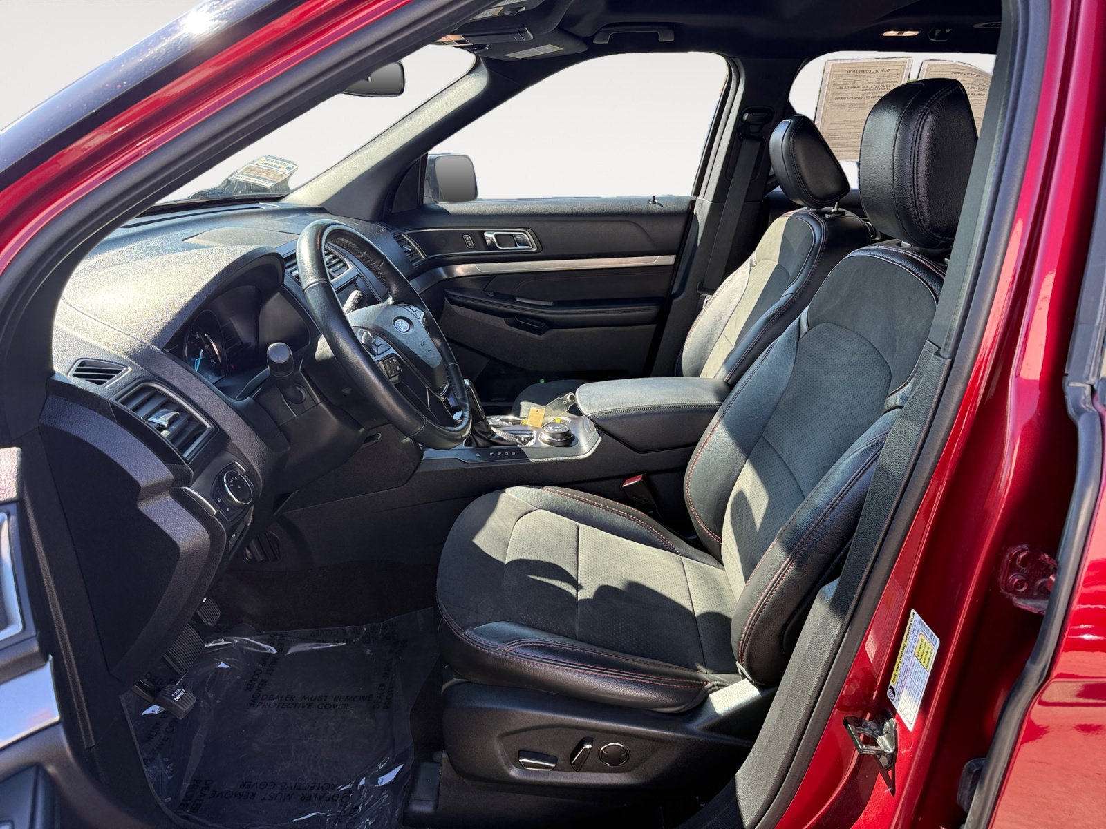Used 2018 Ford Explorer XLT w/ Equipment Group 202A AWD/4WD image 10