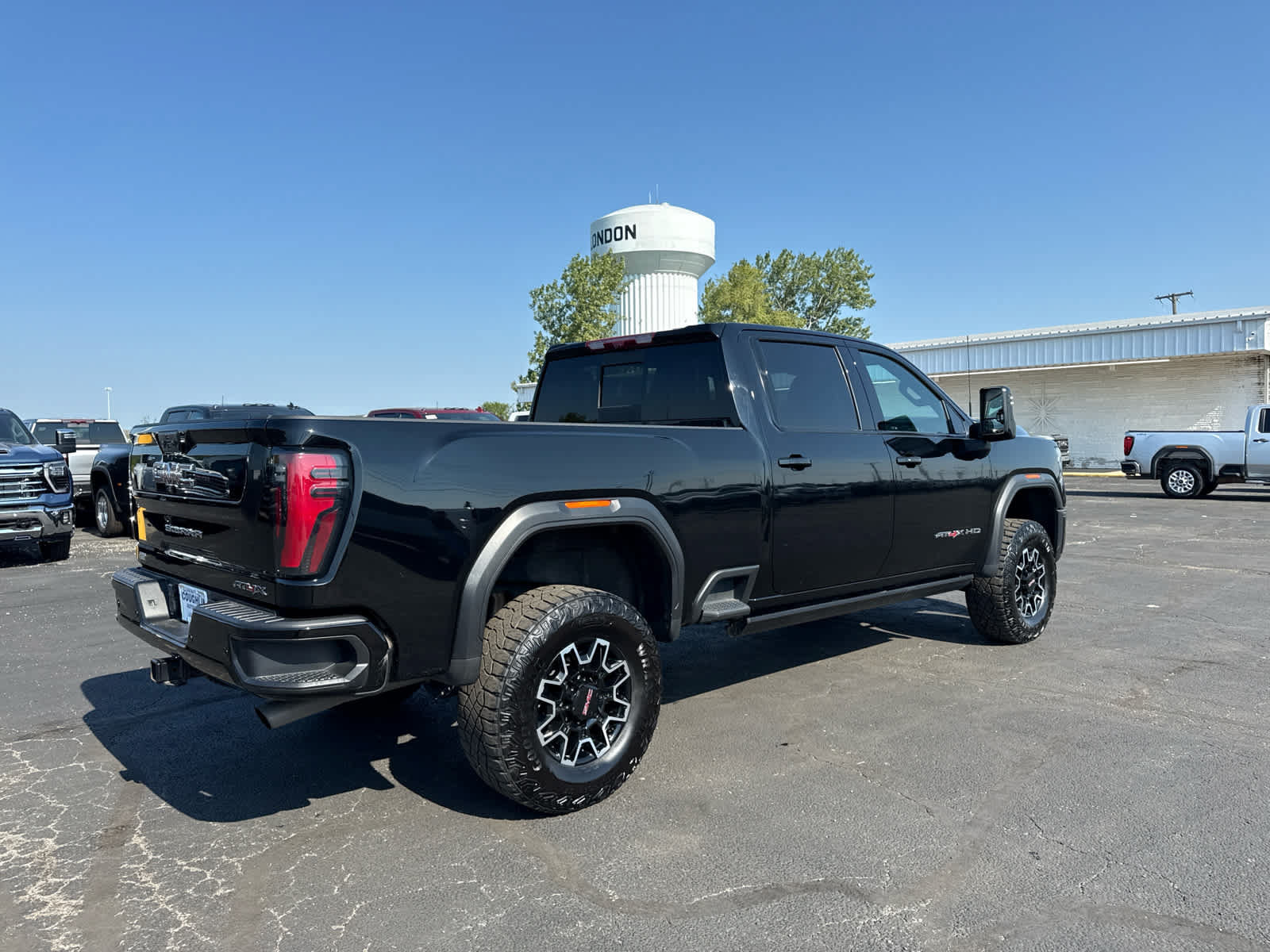 Certified 2024 GMC Sierra 2500 AT4X AWD/4WD image 5