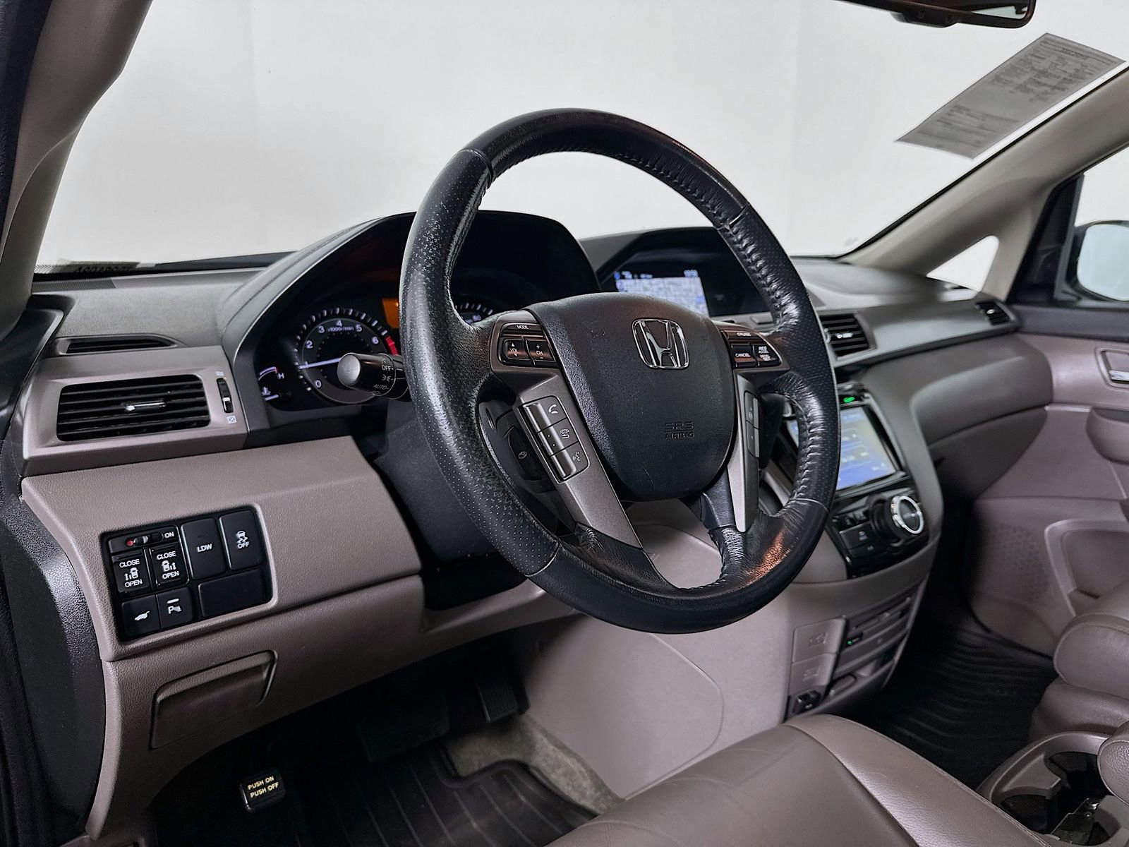 Used 2015 Honda Odyssey Touring image 9