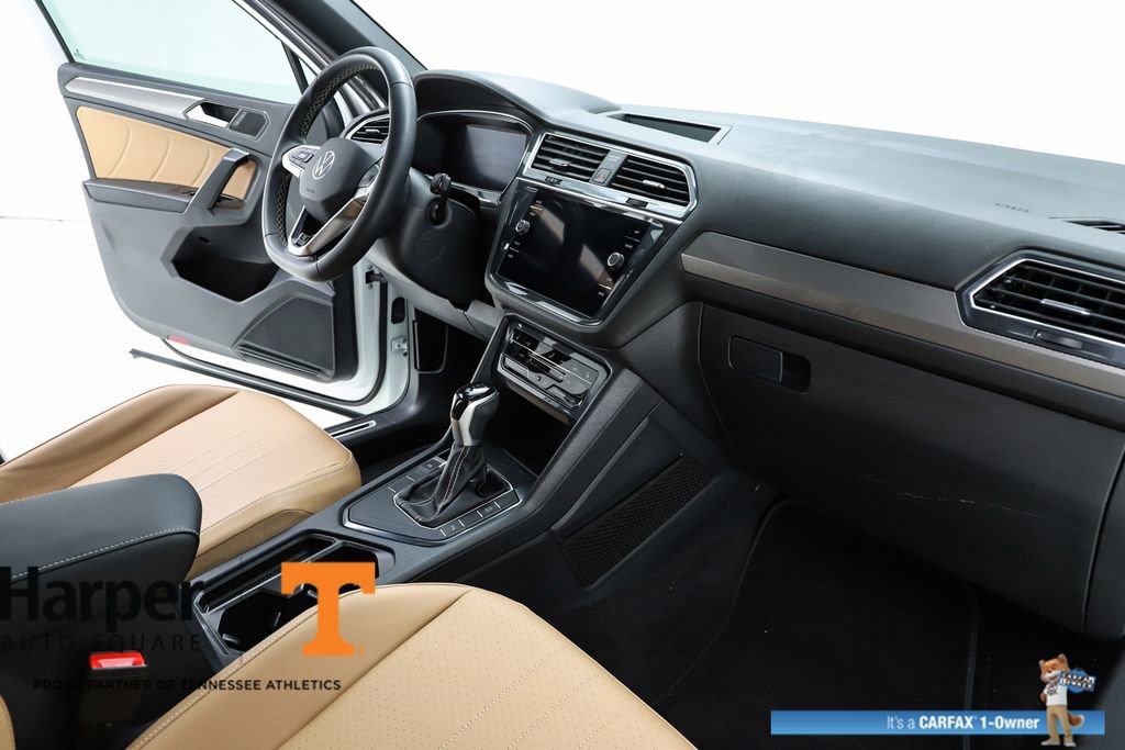 Used 2023 Volkswagen Tiguan SE R-Line image 31