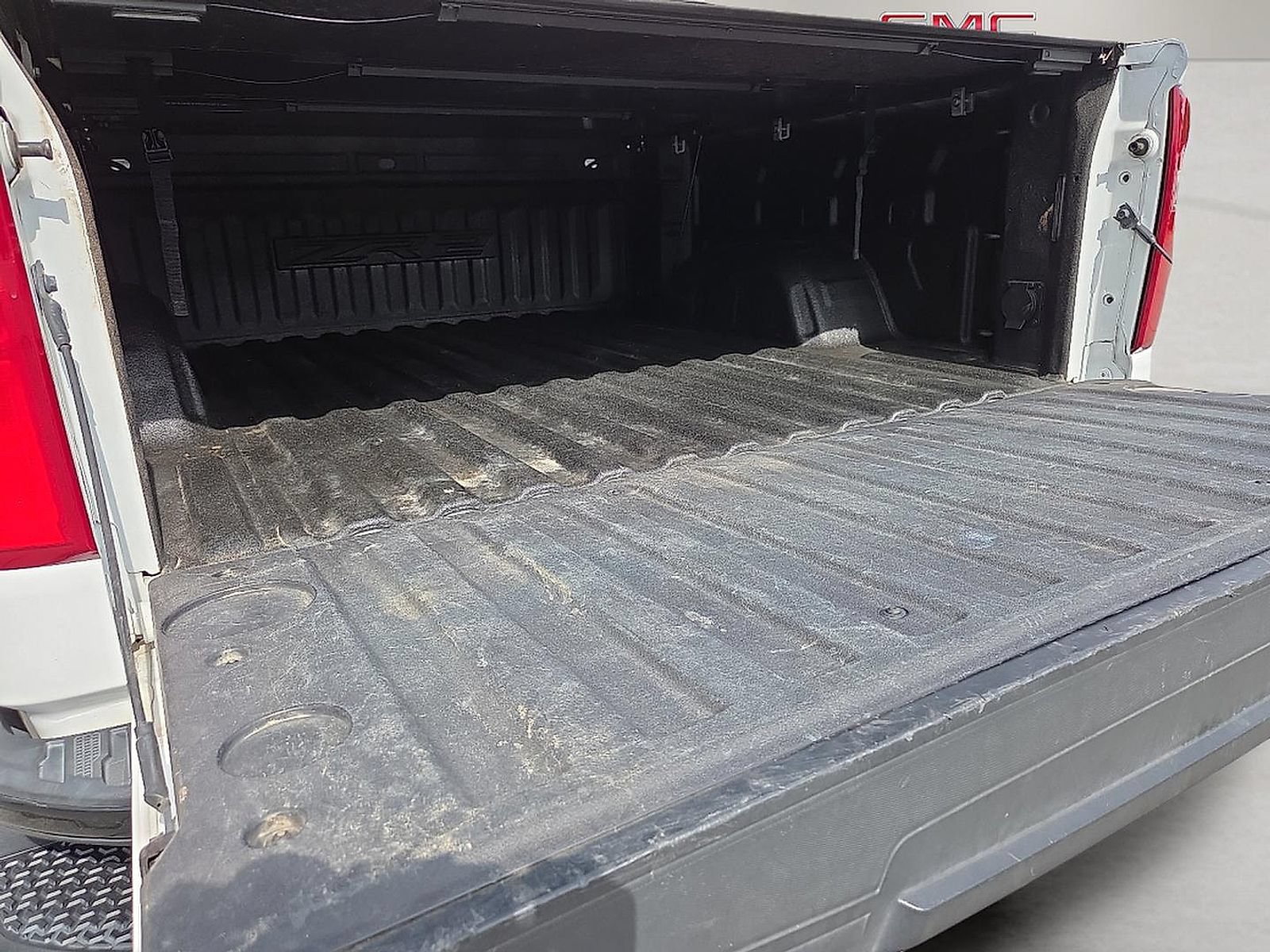 Used 2022 Chevrolet Silverado 1500 ZR2 w/ Technology Package AWD/4WD image 18