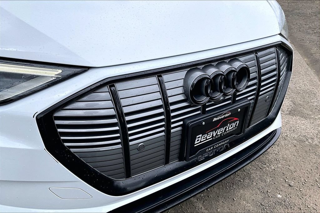 Used 2019 Audi e-tron Prestige AWD/4WD image 32