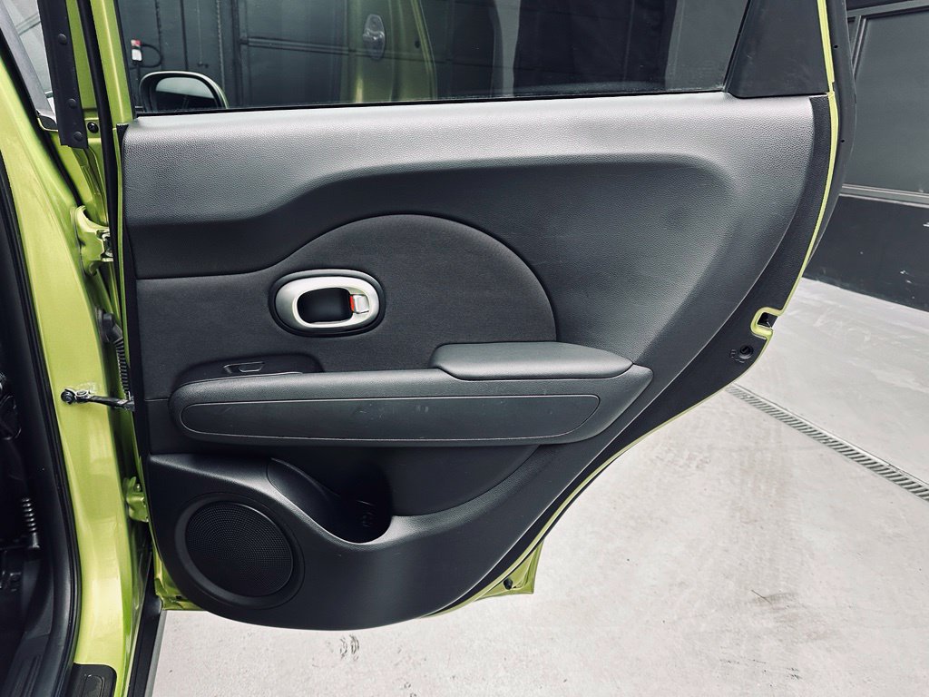 Used 2014 Kia Soul FWD image 24