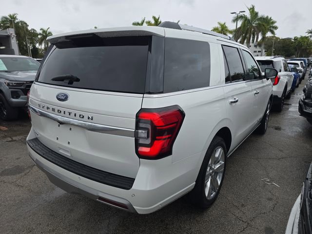 Used 2024 Ford Expedition Platinum image 3